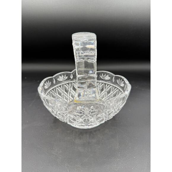 Vintage Lead Crystal Glass Basket w/ Scalloped Edge and Wide Handle-7” - Picture 1 of 9